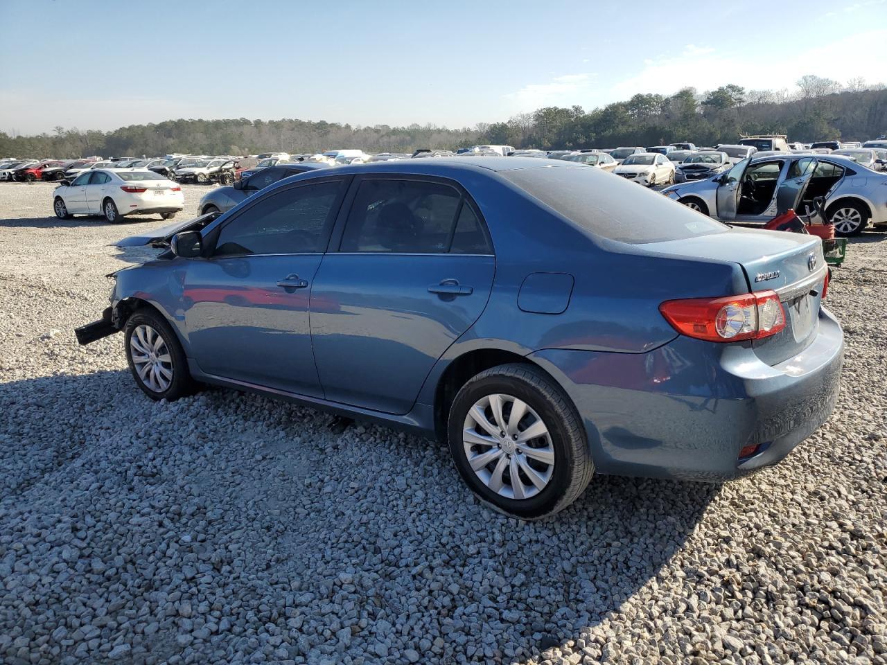 2013 TOYOTA COROLLA BA - Фото 2