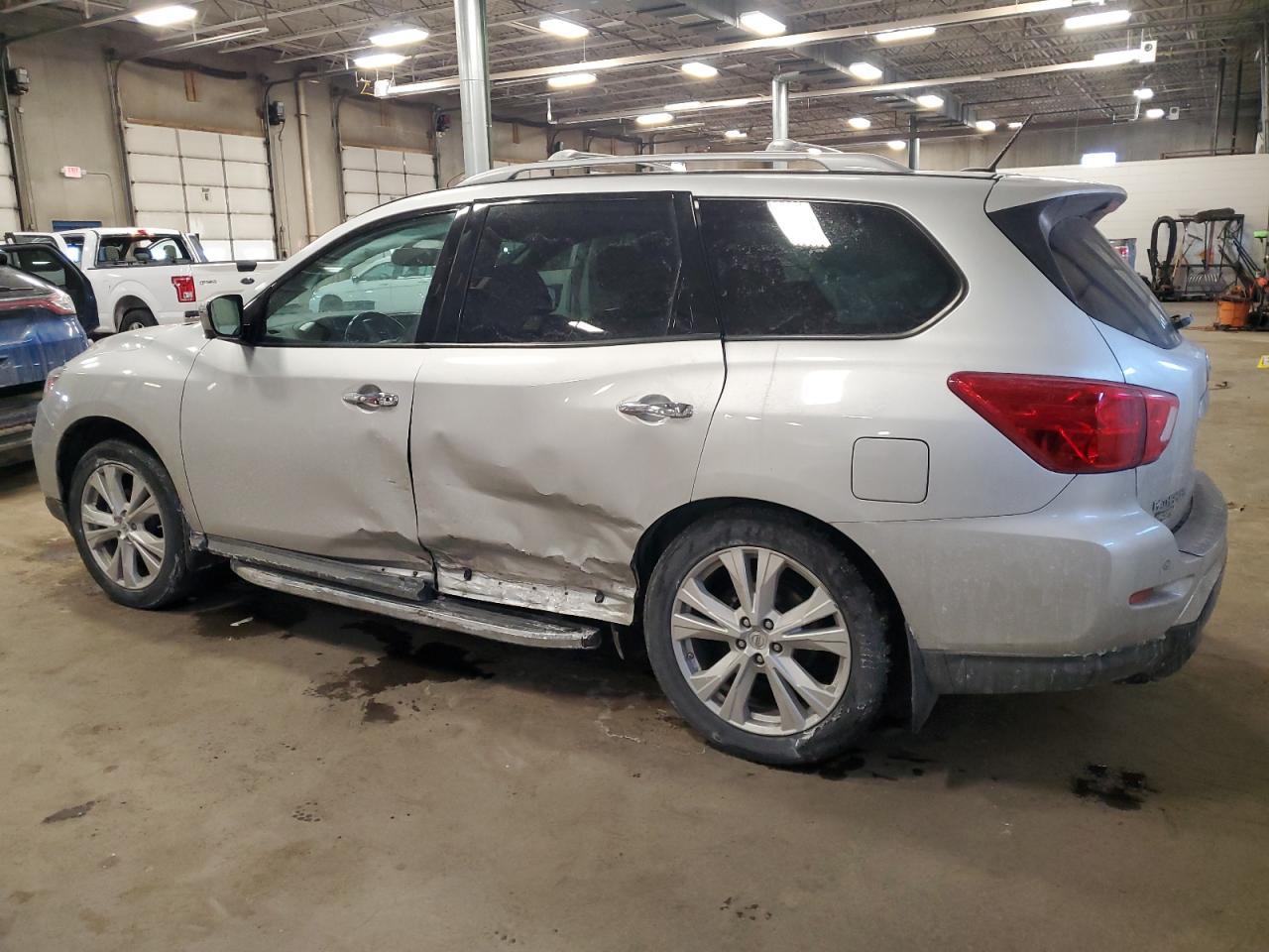 2018 NISSAN PATHFINDER - Фото 2