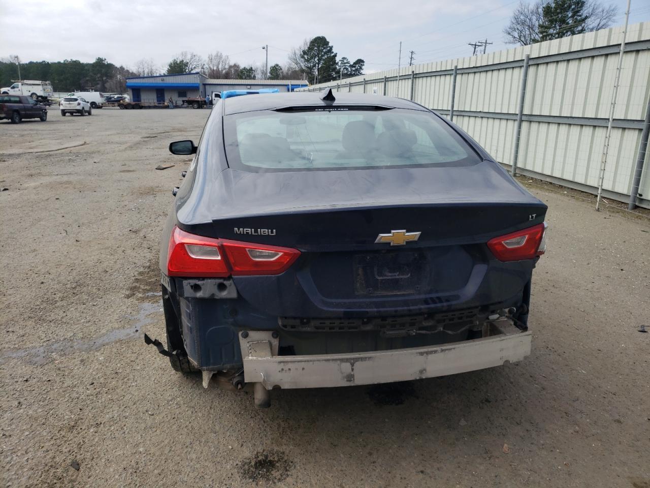 2017 CHEVROLET MALIBU LT - Image 6