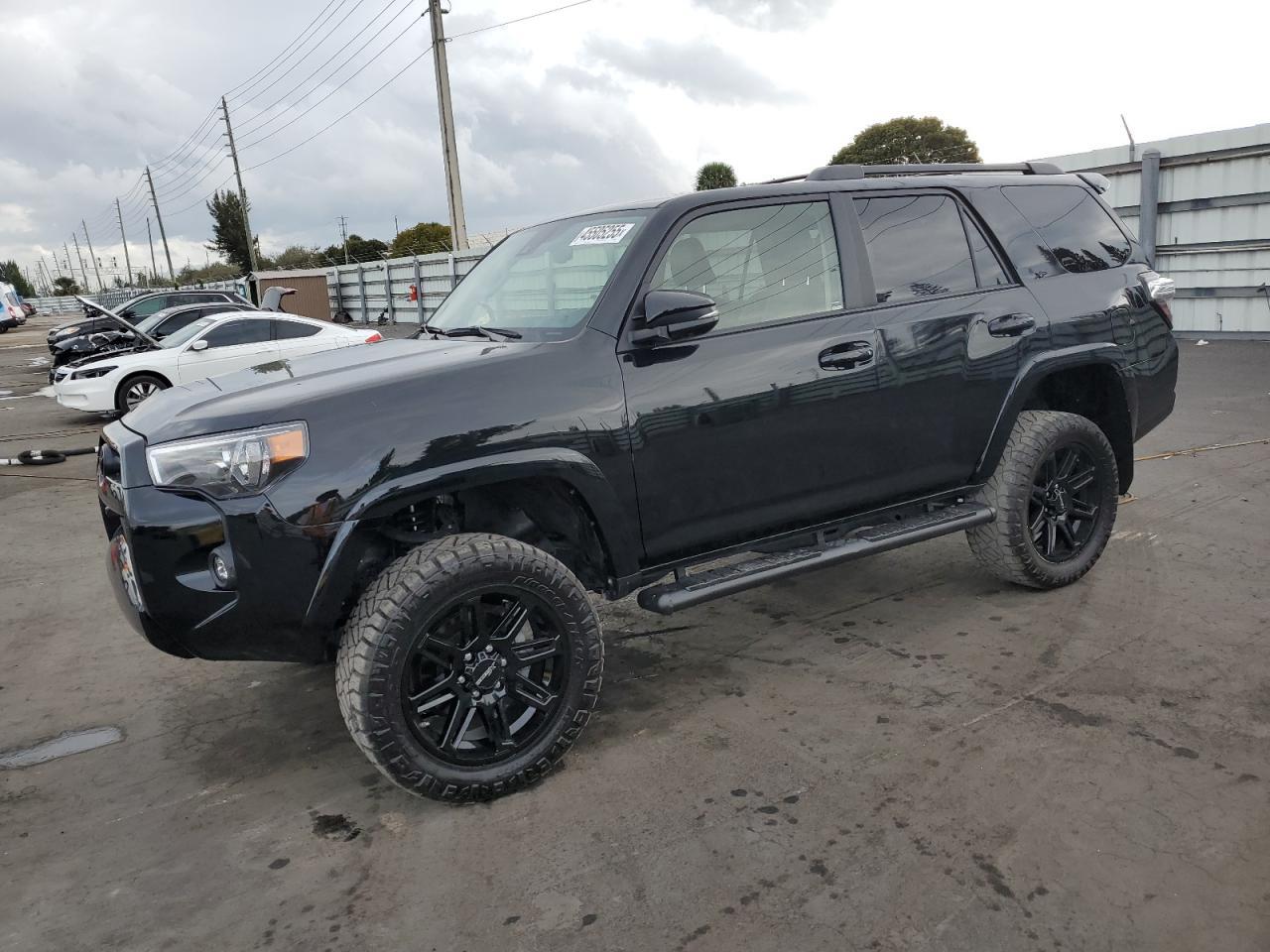 2022 TOYOTA 4RUNNER SR car image