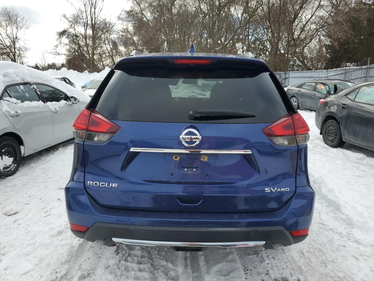 2017 NISSAN ROGUE SV - Image 6