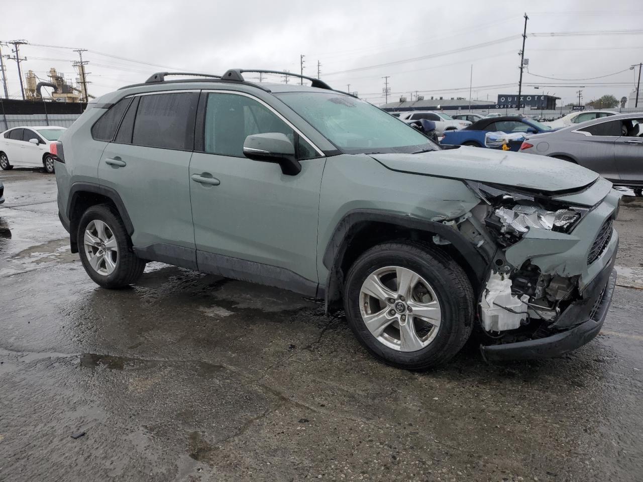 2020 TOYOTA RAV4 XLE - Фото 4