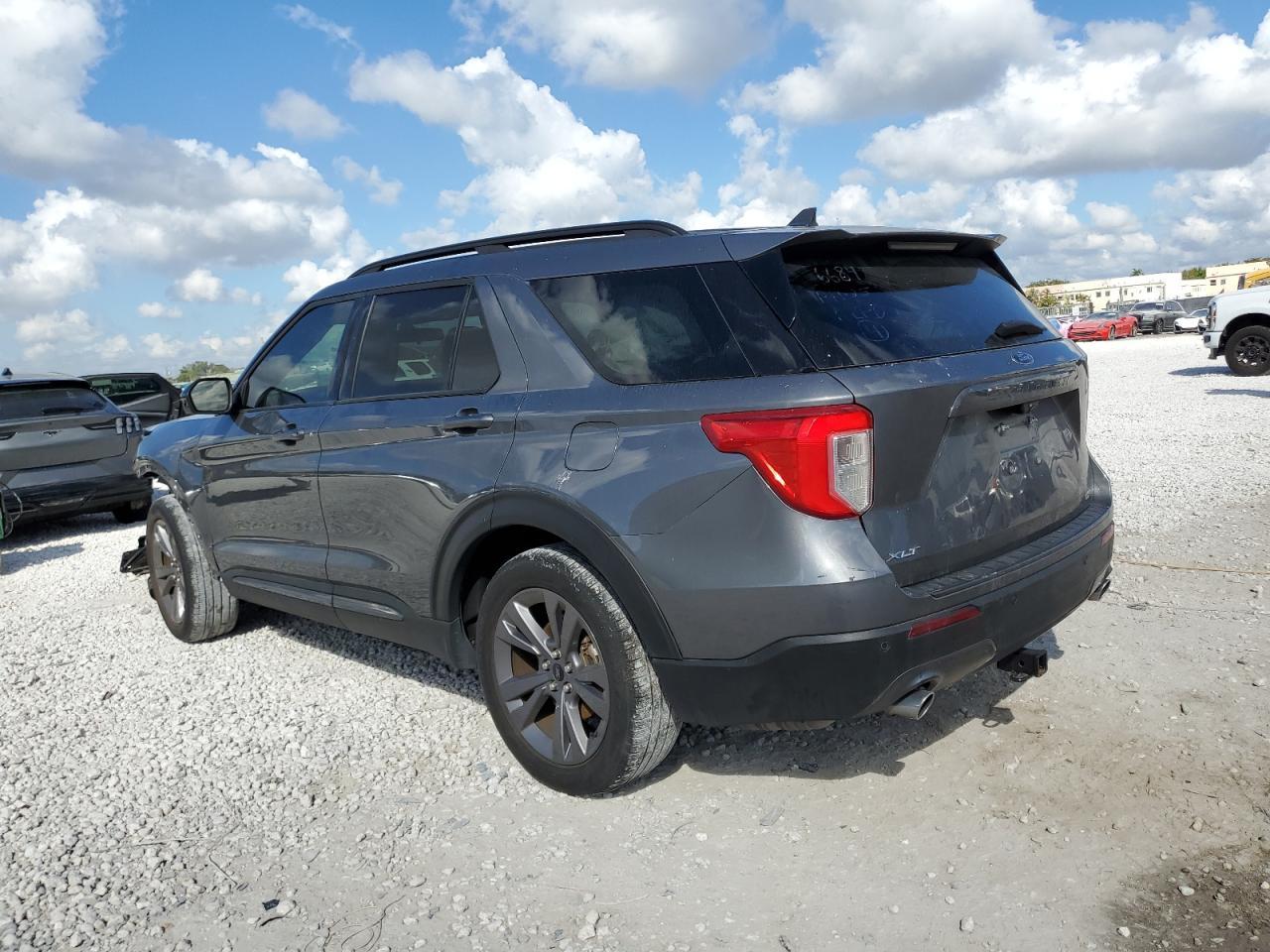 2022 FORD EXPLORER X - Фото 2
