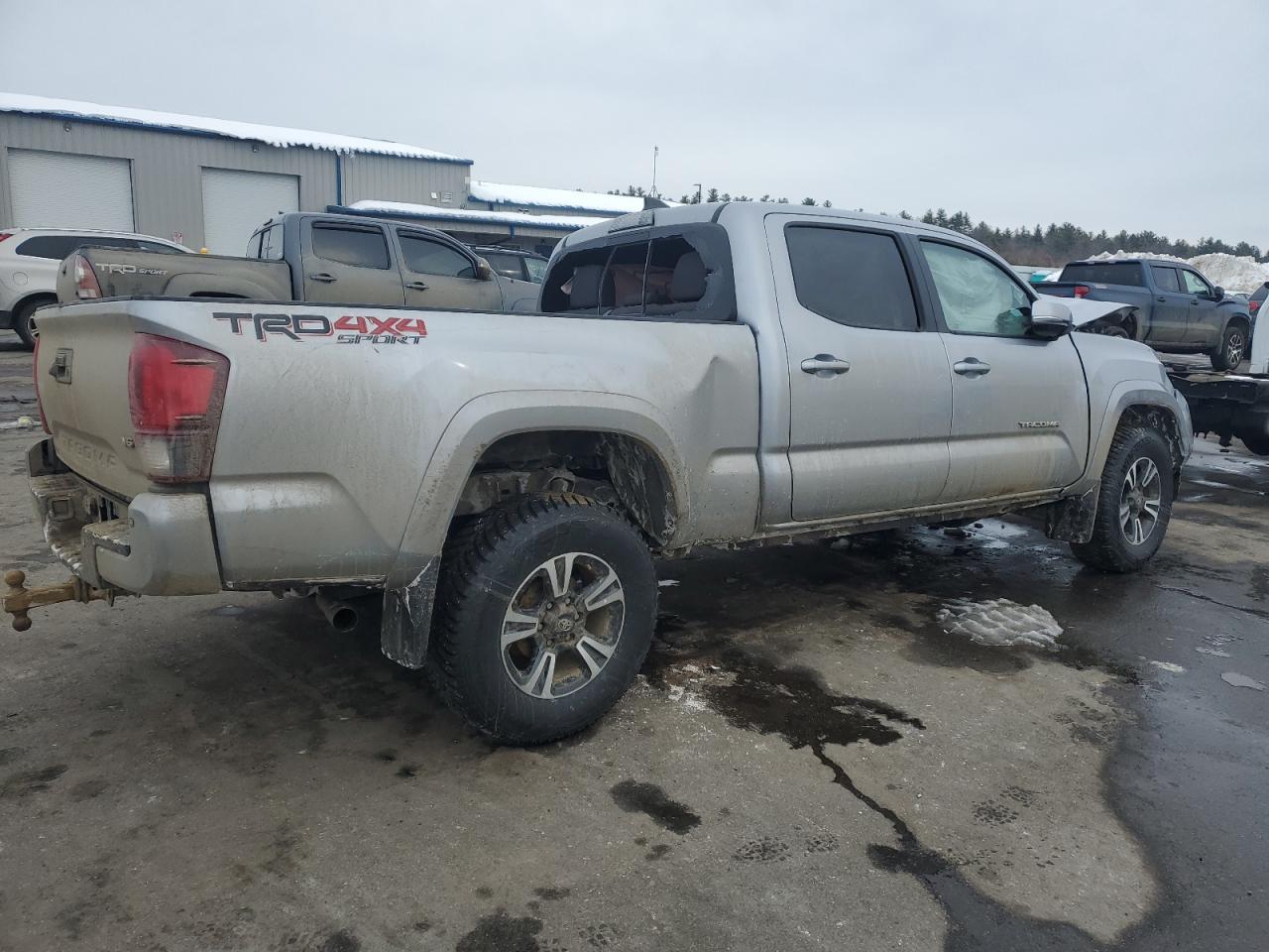 2018 TOYOTA TACOMA DOU - Фото 3