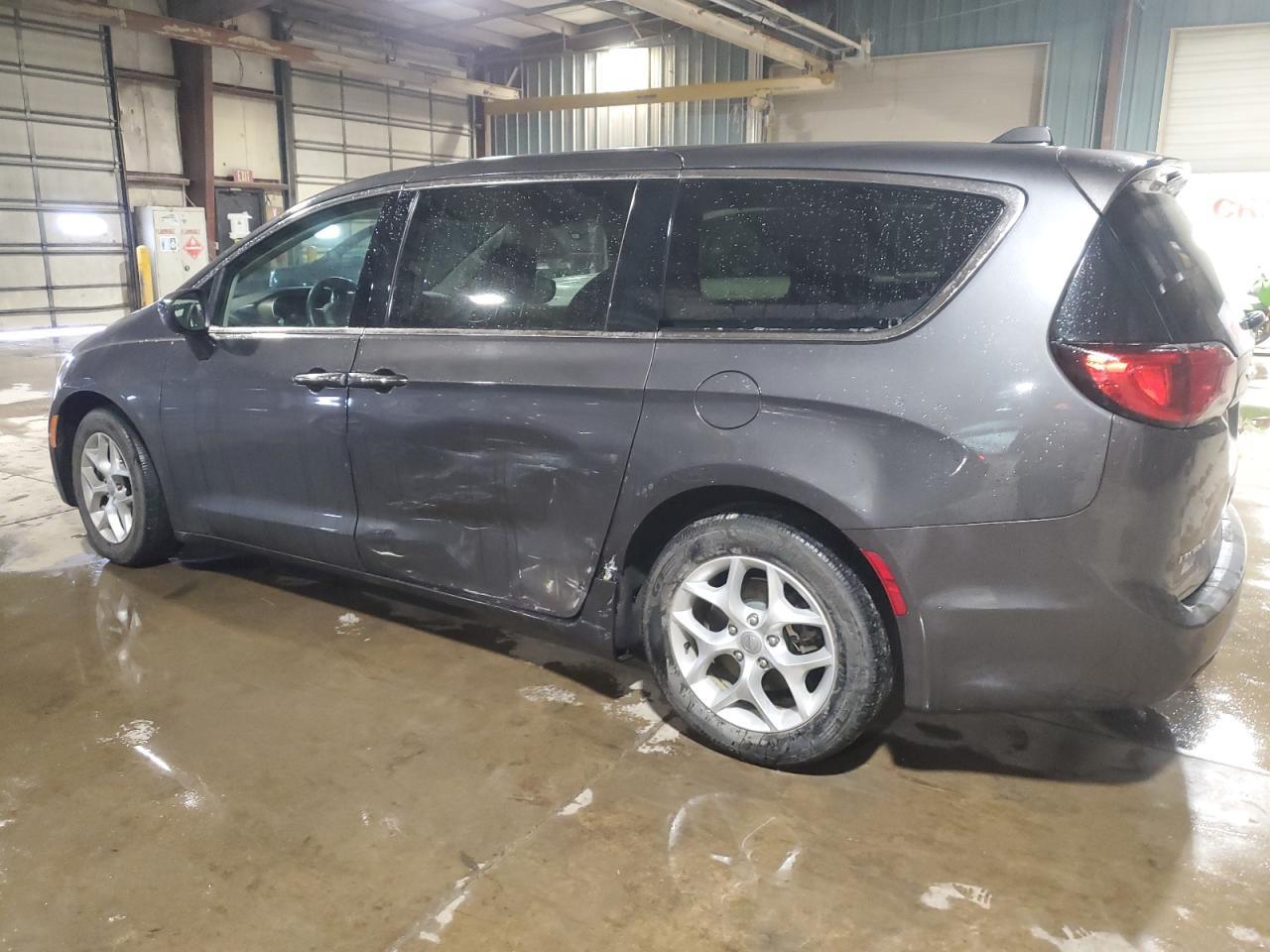 2017 CHRYSLER PACIFICA T - Image 2