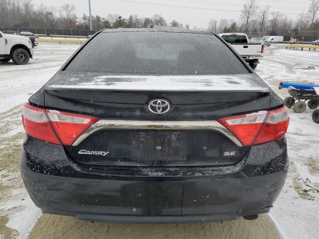 2016 TOYOTA CAMRY LE - Фото 6