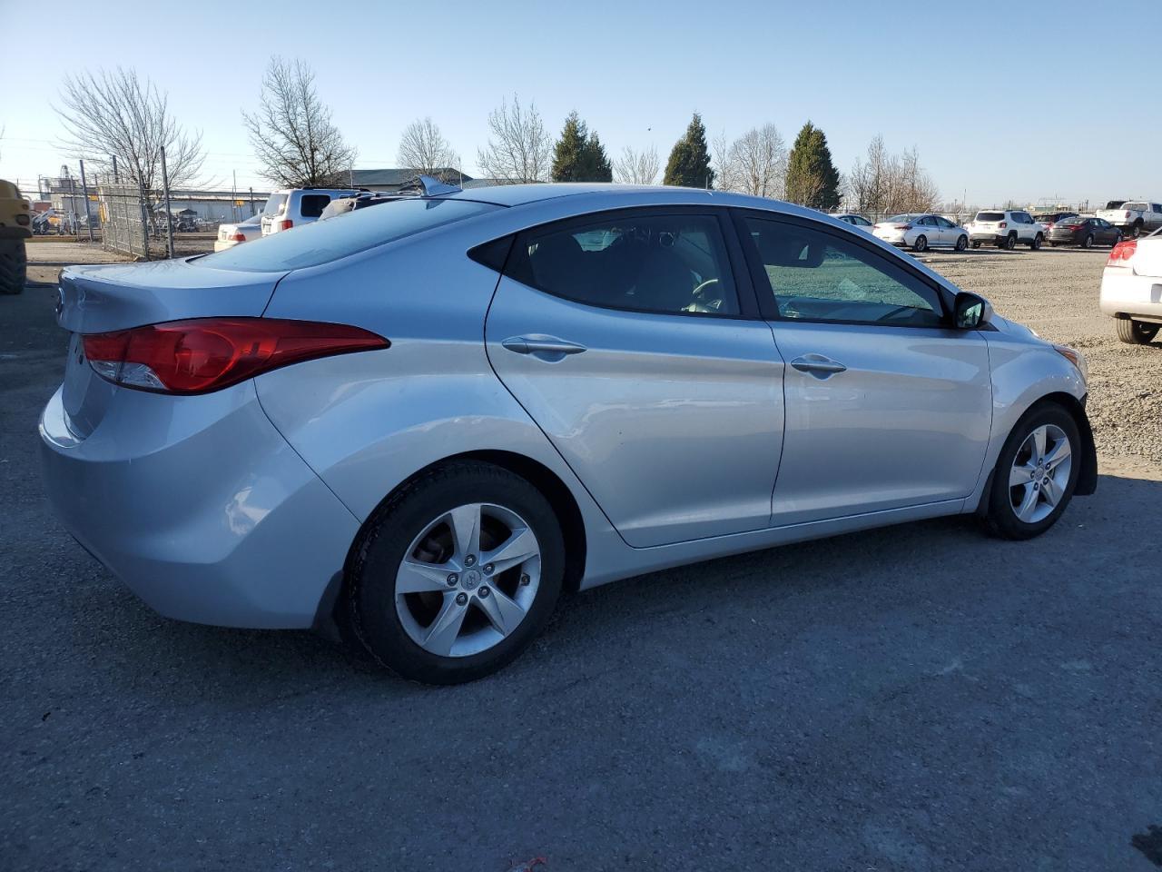 2013 HYUNDAI ELANTRA GL - Image 3