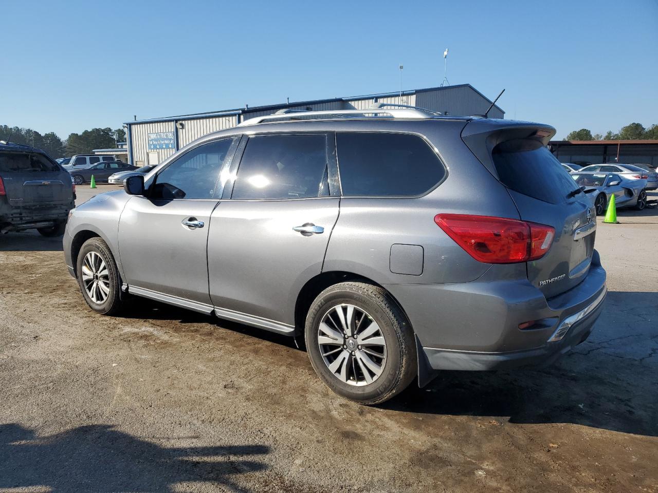 2017 NISSAN PATHFINDER - Image 2