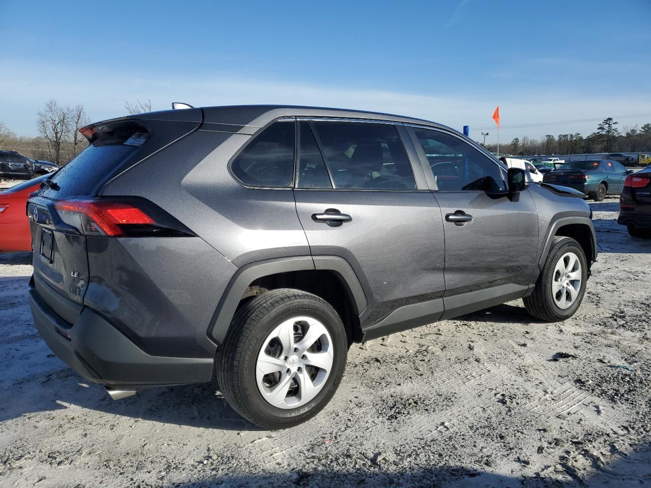 2023 TOYOTA RAV4 LE - Фото 3