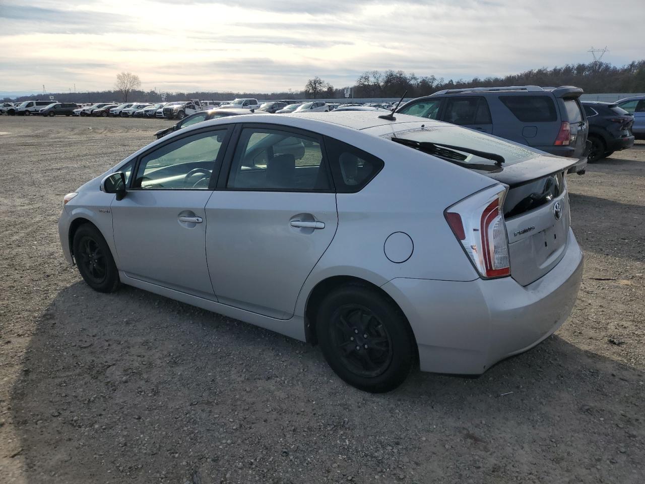 2015 TOYOTA PRIUS - Фото 2