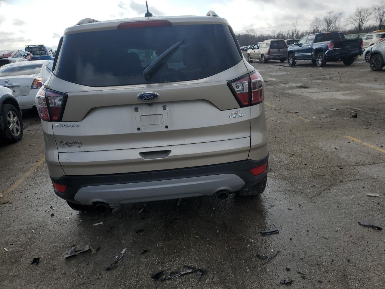 2017 FORD ESCAPE SE - Фото 6