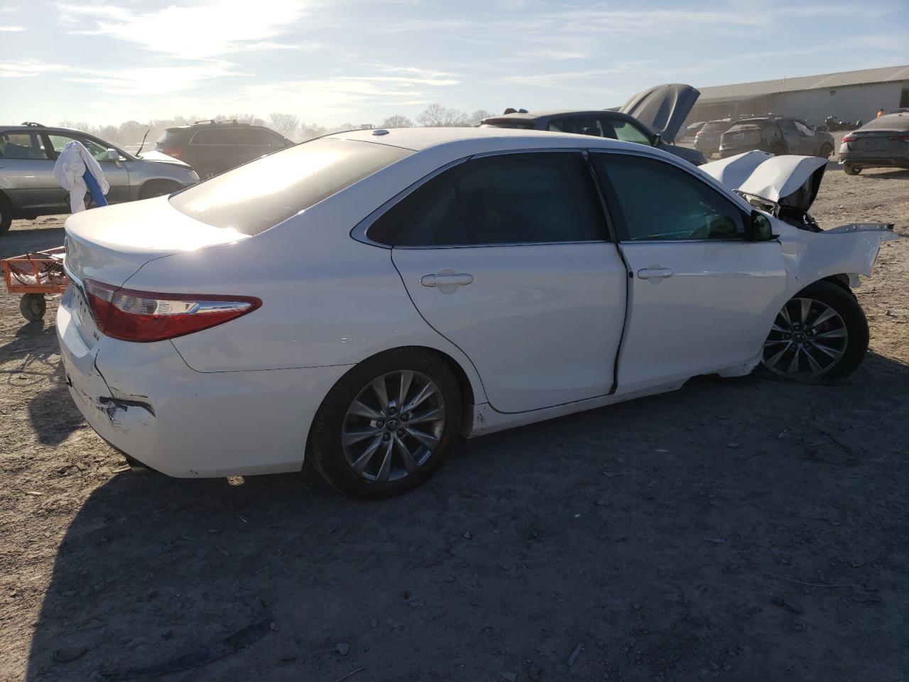 2017 TOYOTA CAMRY LE - Image 3