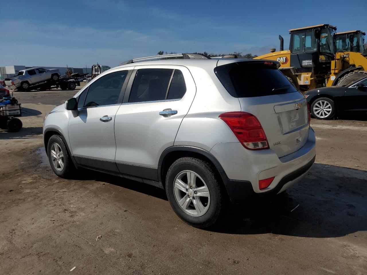 2019 CHEVROLET TRAX 1LT - Фото 2
