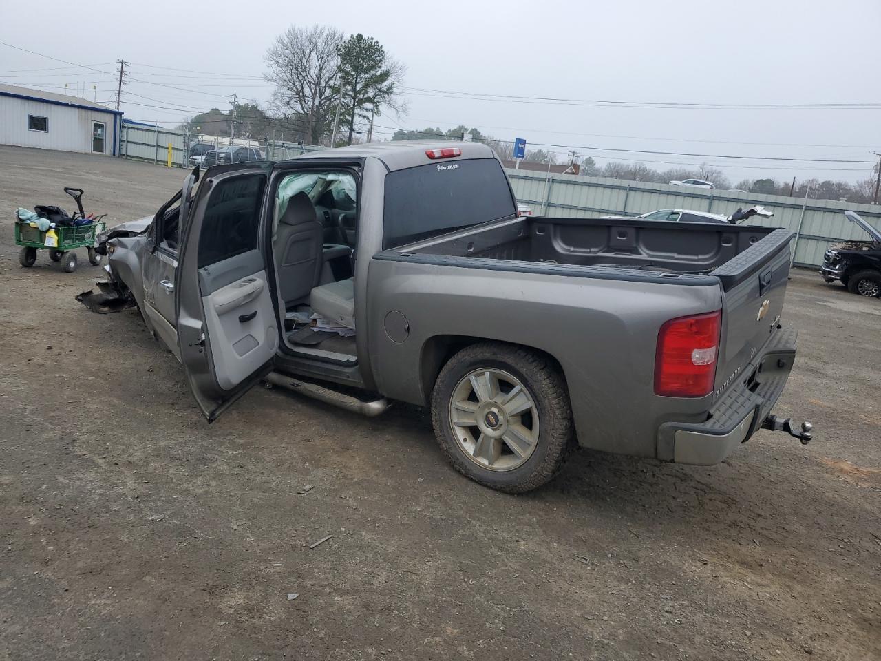 2012 CHEVROLET SILVERADO - Image 2