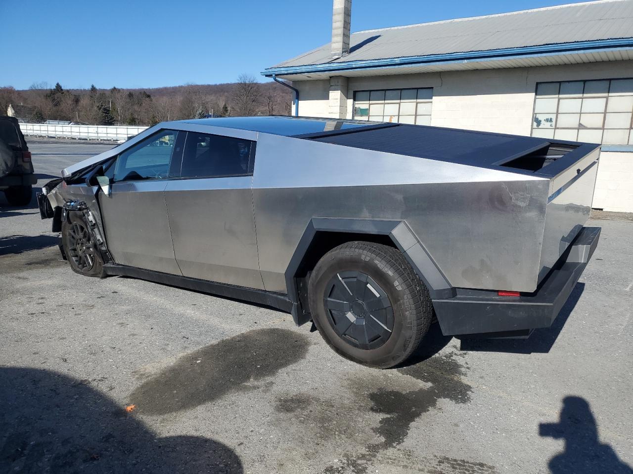 2024 TESLA CYBERTRUCK - Image 2