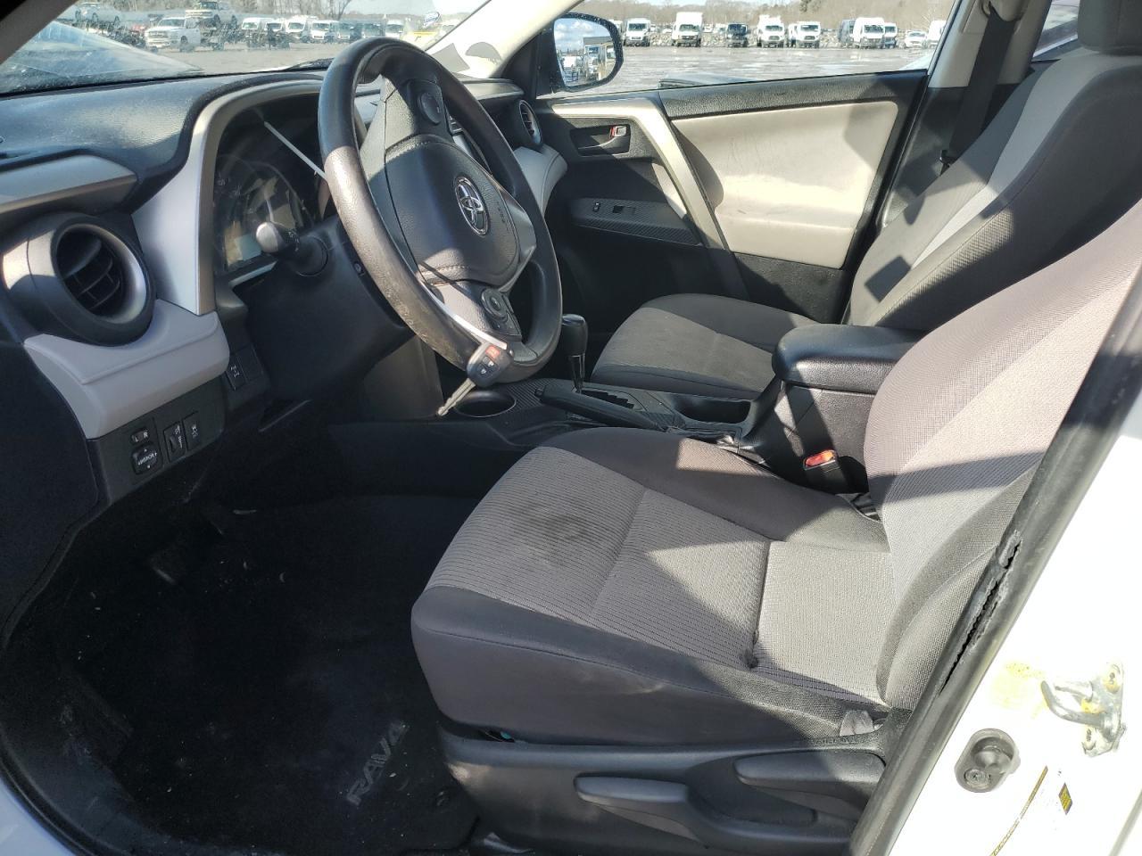 2015 TOYOTA RAV4 LE - Фото 7