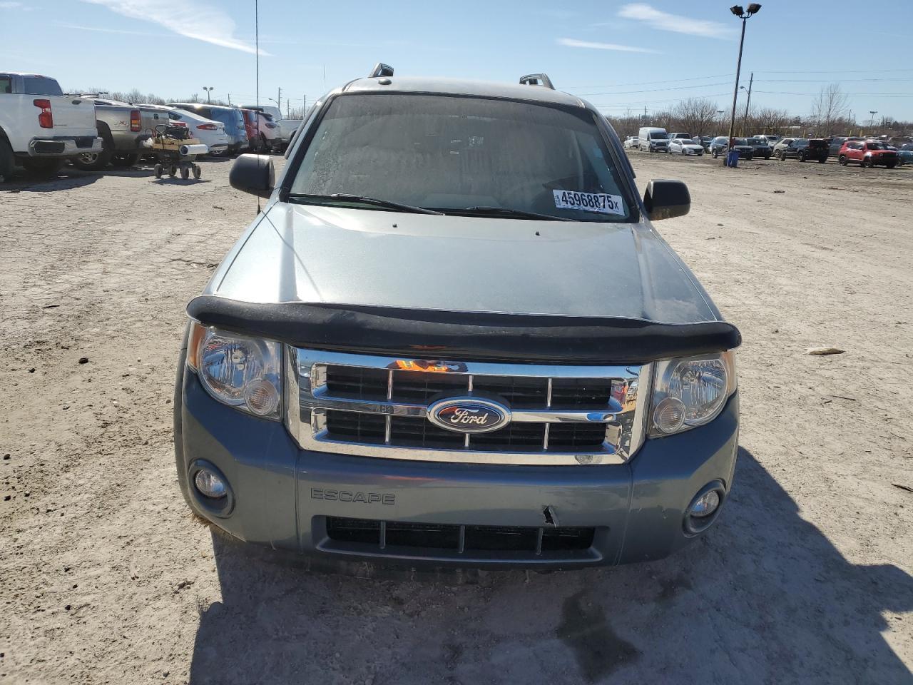 2010 FORD ESCAPE XLT - Image 5