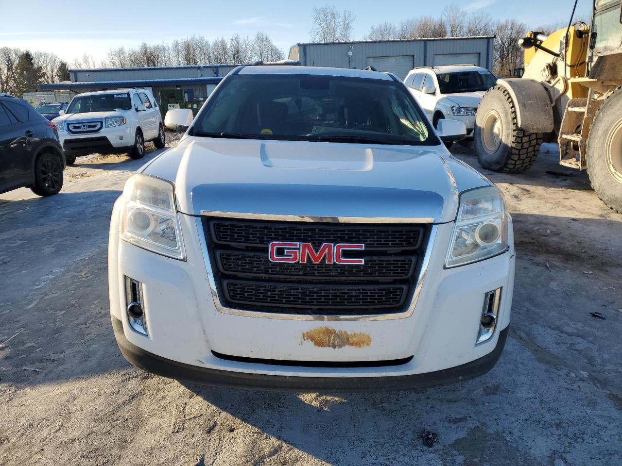 2013 GMC TERRAIN SL - Image 5