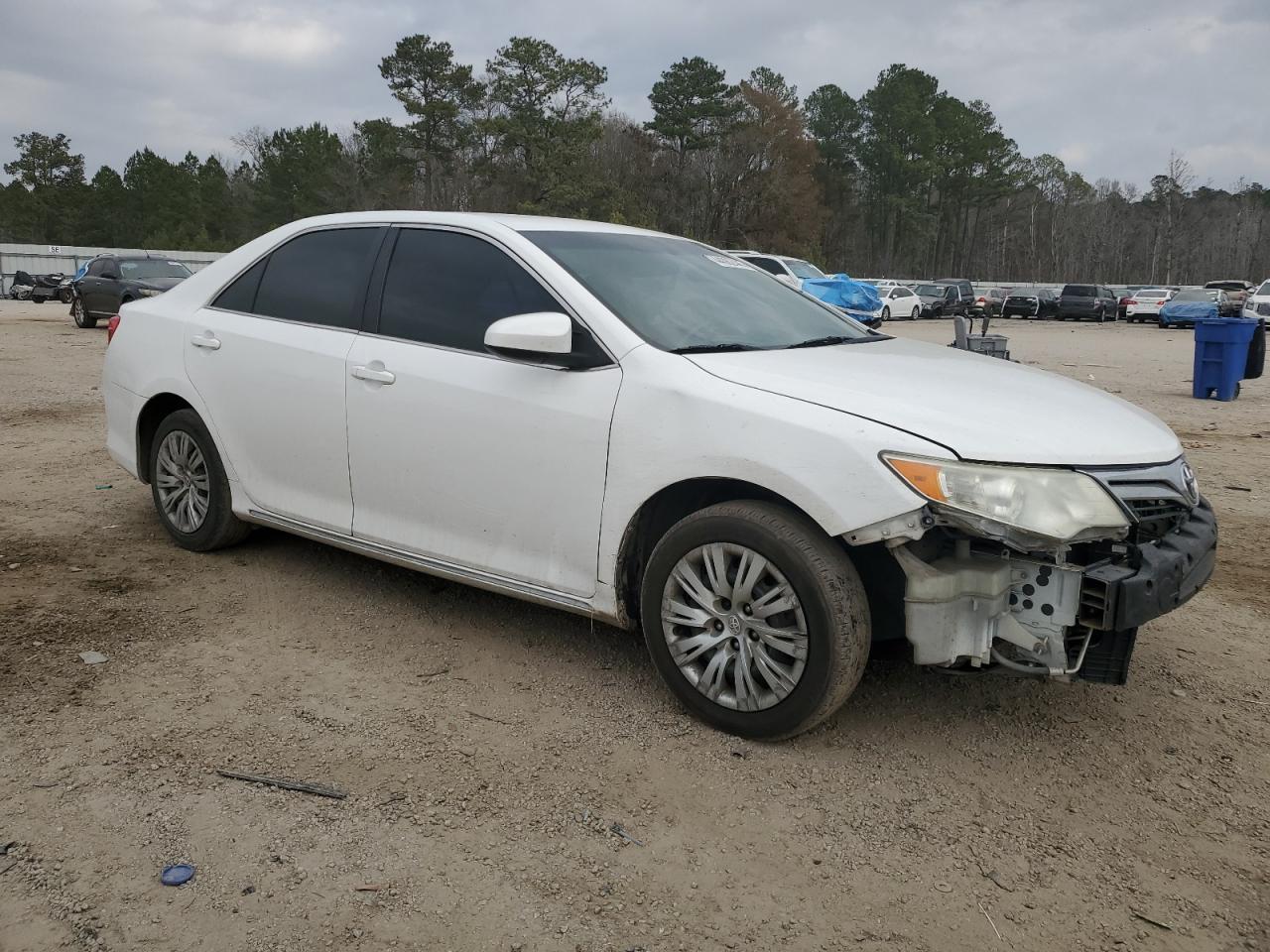 2014 TOYOTA CAMRY L - Image 4