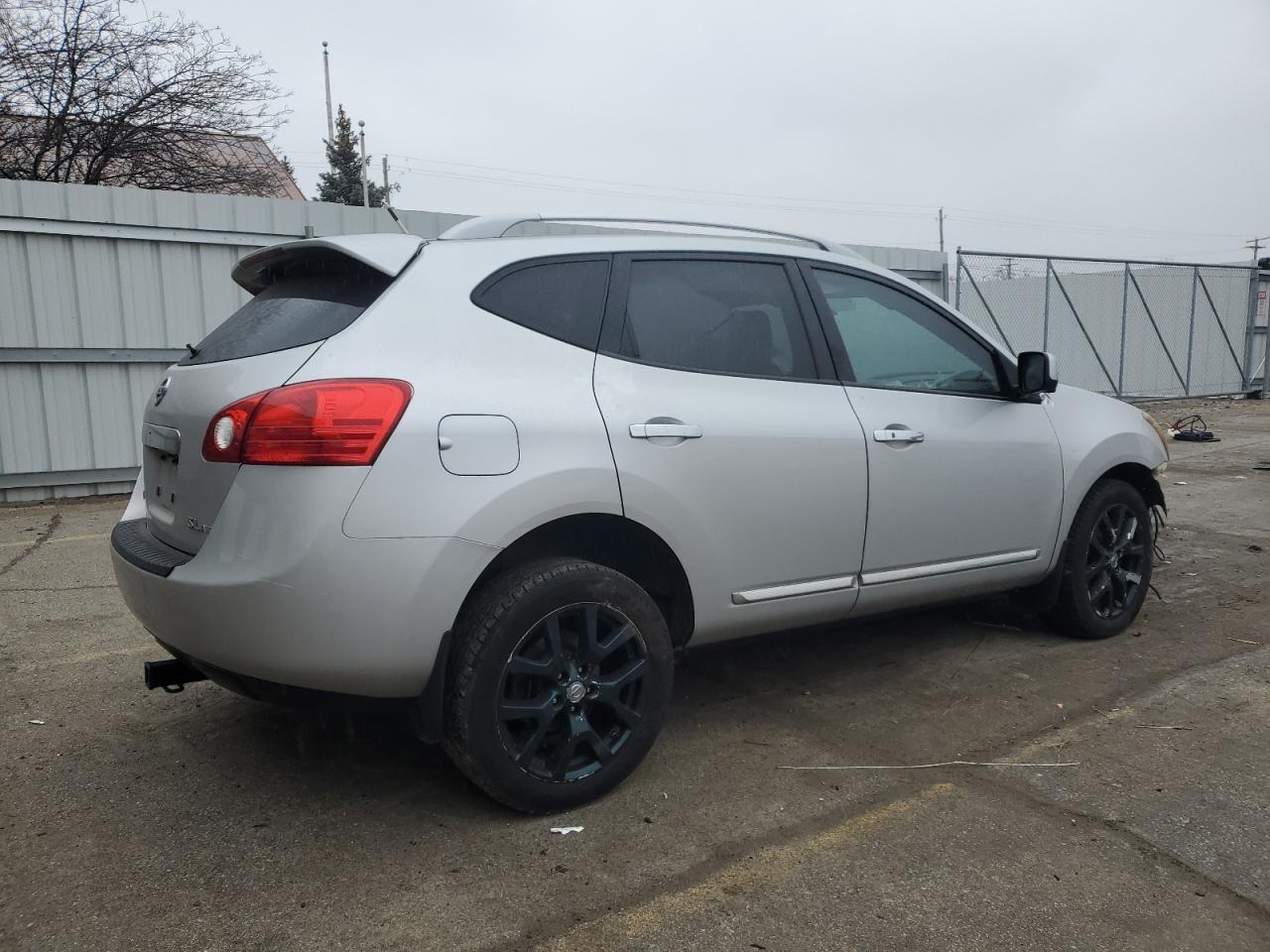 2013 NISSAN ROGUE S - Image 3