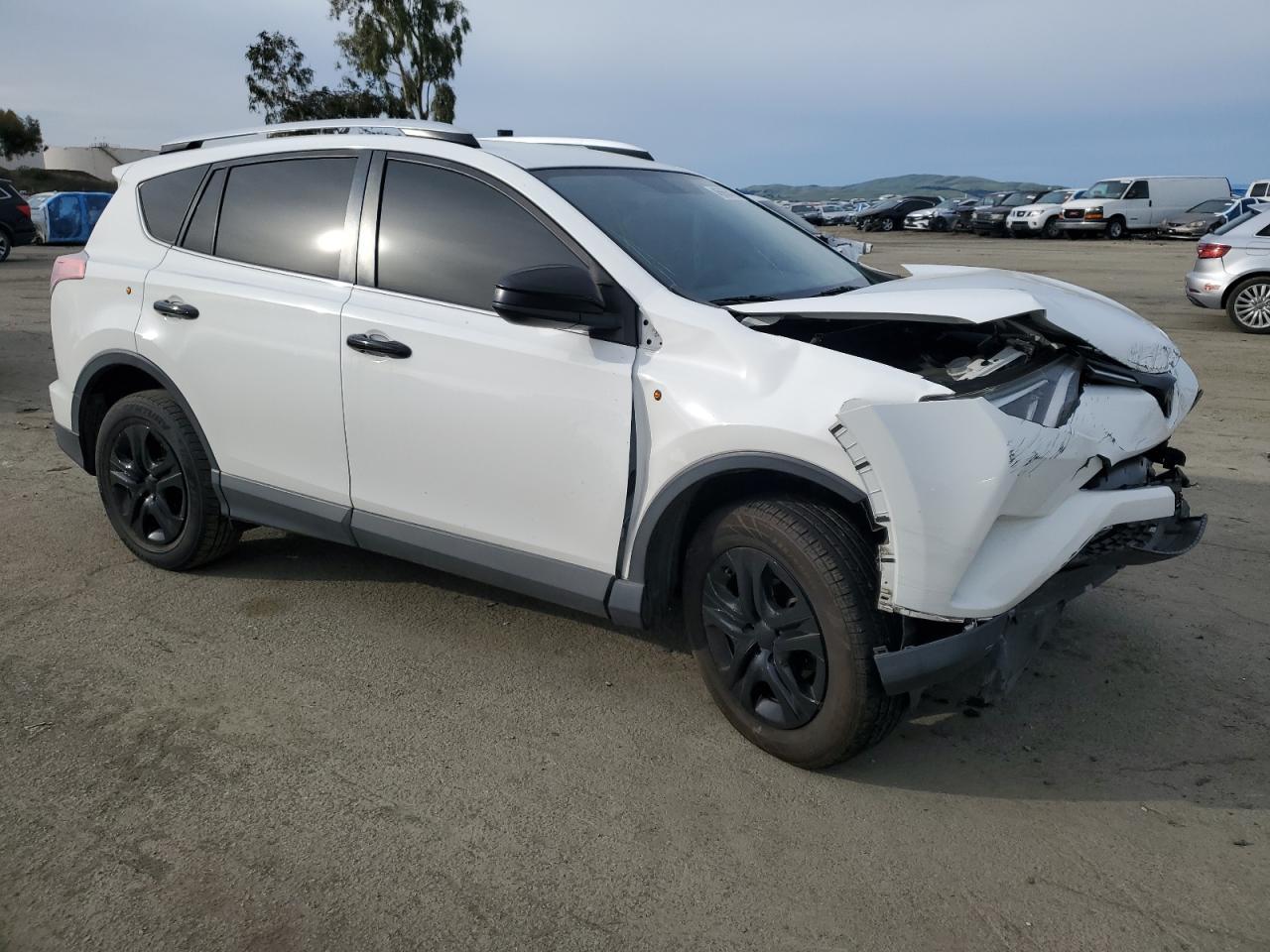 2016 TOYOTA RAV4 LE - Фото 4