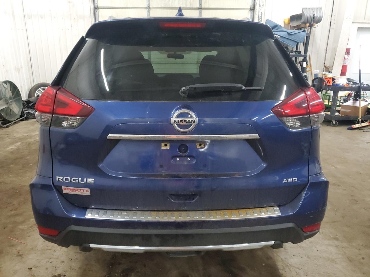 2017 NISSAN ROGUE SV - Фото 6