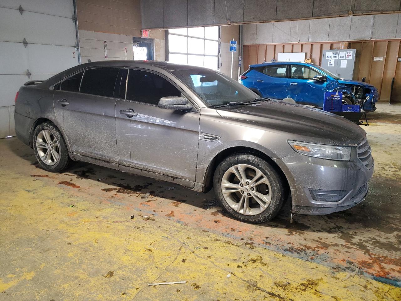 2013 FORD TAURUS SEL - Image 4