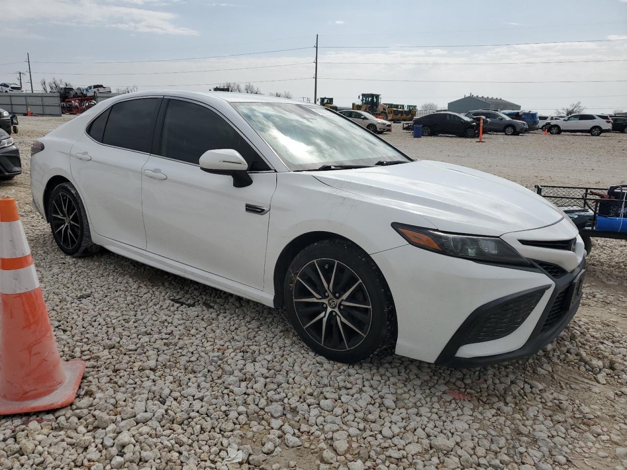 2021 TOYOTA CAMRY SE - Фото 4