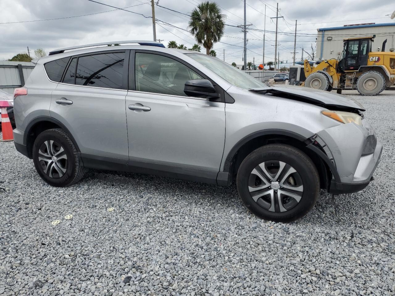 2018 TOYOTA RAV4 LE - Image 4