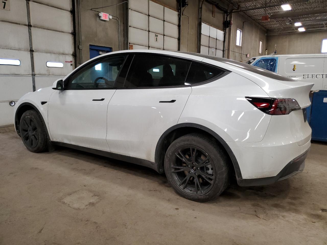 2024 TESLA MODEL Y - Image 2