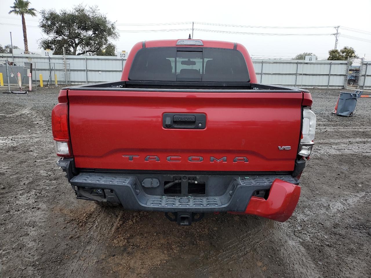 2017 TOYOTA TACOMA DOU - Фото 6
