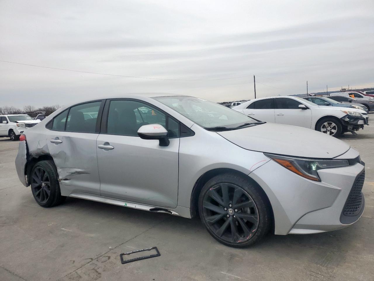2021 TOYOTA COROLLA LE - Фото 4