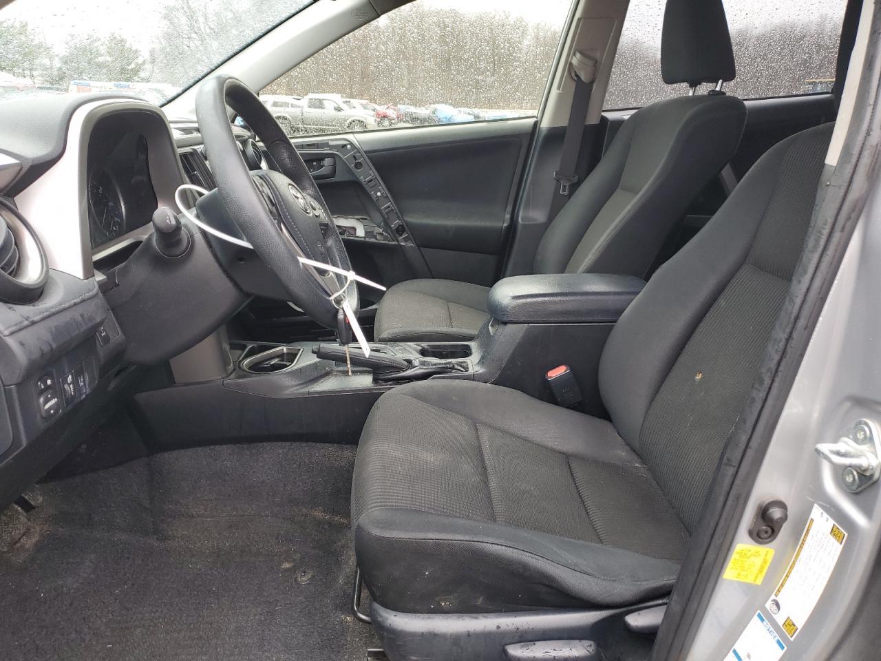 2018 TOYOTA RAV4 LE - Фото 7