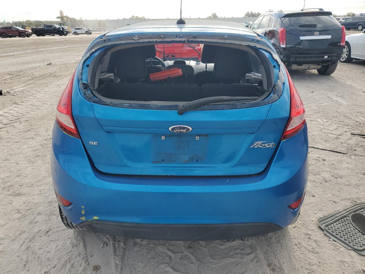 2013 FORD FIESTA SE - Фото 6