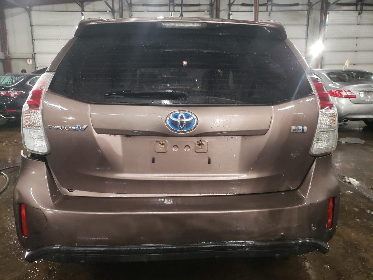 2017 TOYOTA PRIUS V - Фото 6