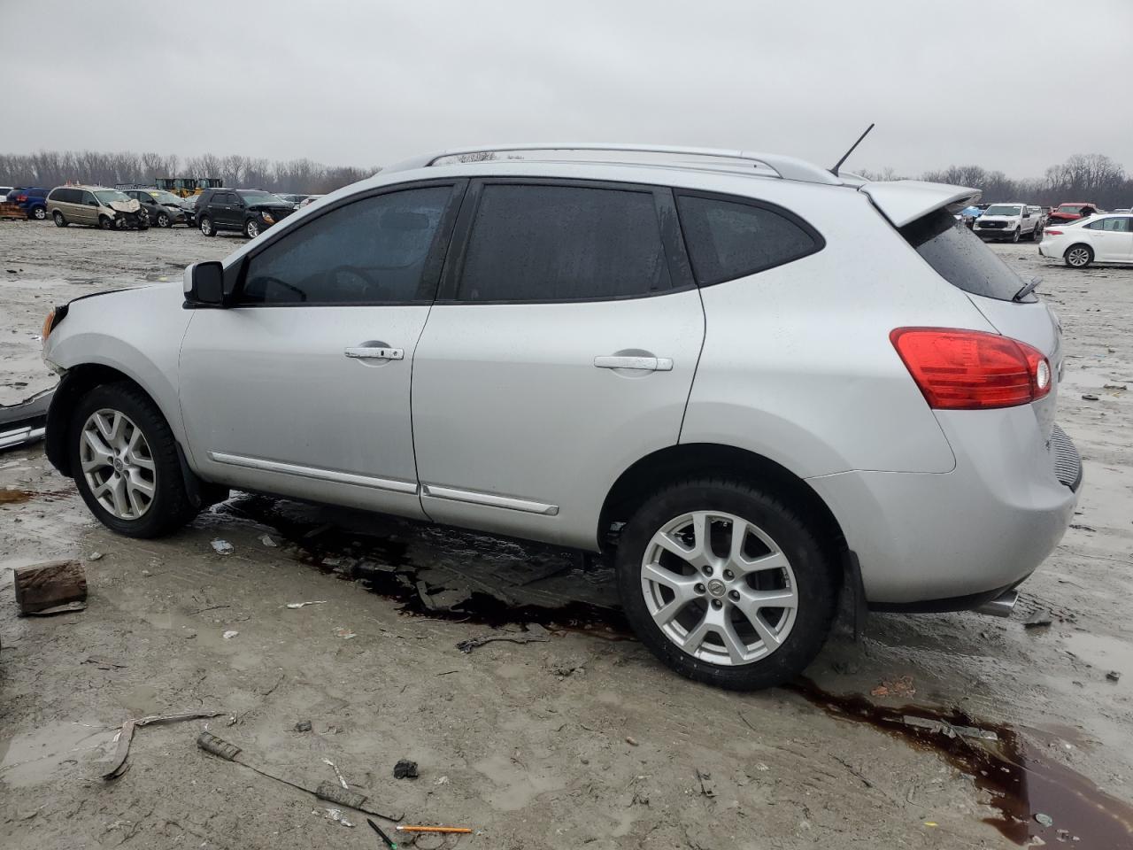 2013 NISSAN ROGUE S - Image 2