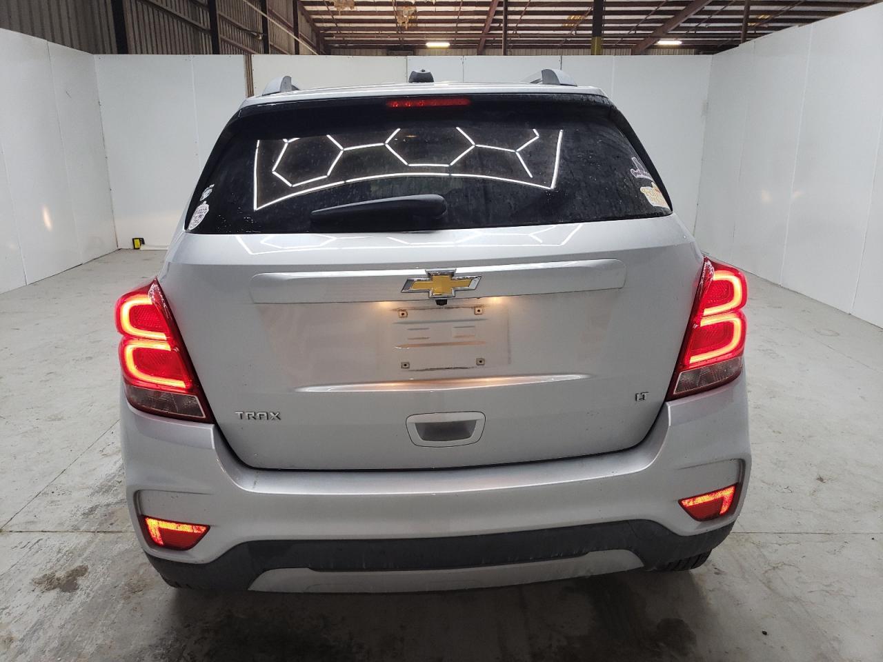 2019 CHEVROLET TRAX 1LT - Фото 6