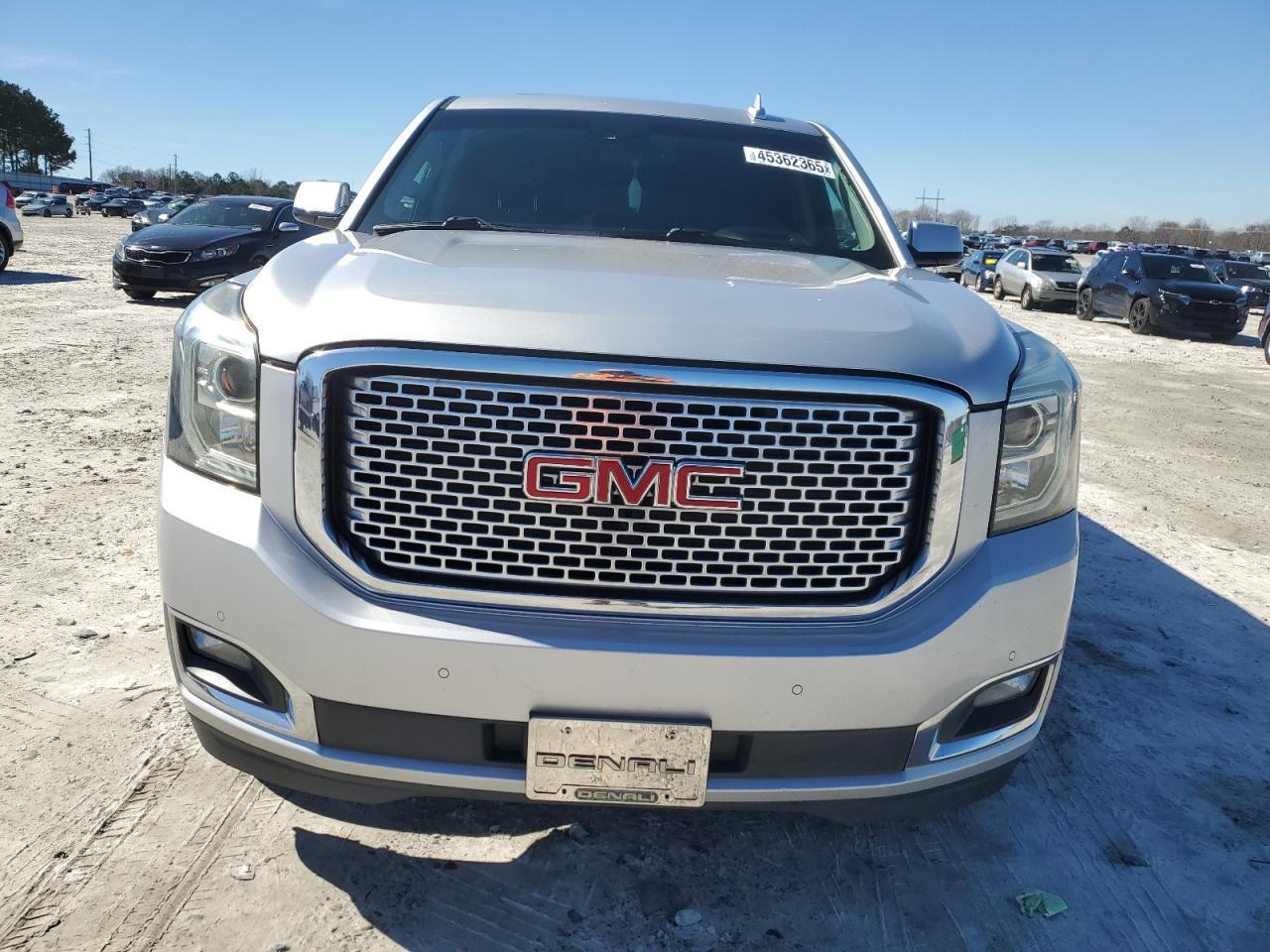 2017 GMC YUKON DENA - Фото 5