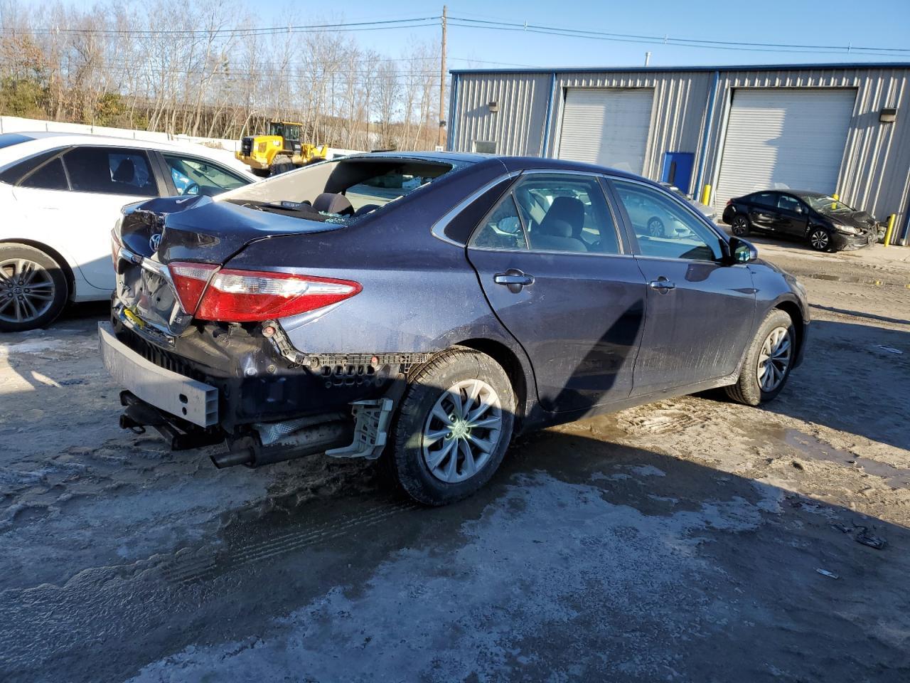 2016 TOYOTA CAMRY LE - Фото 3