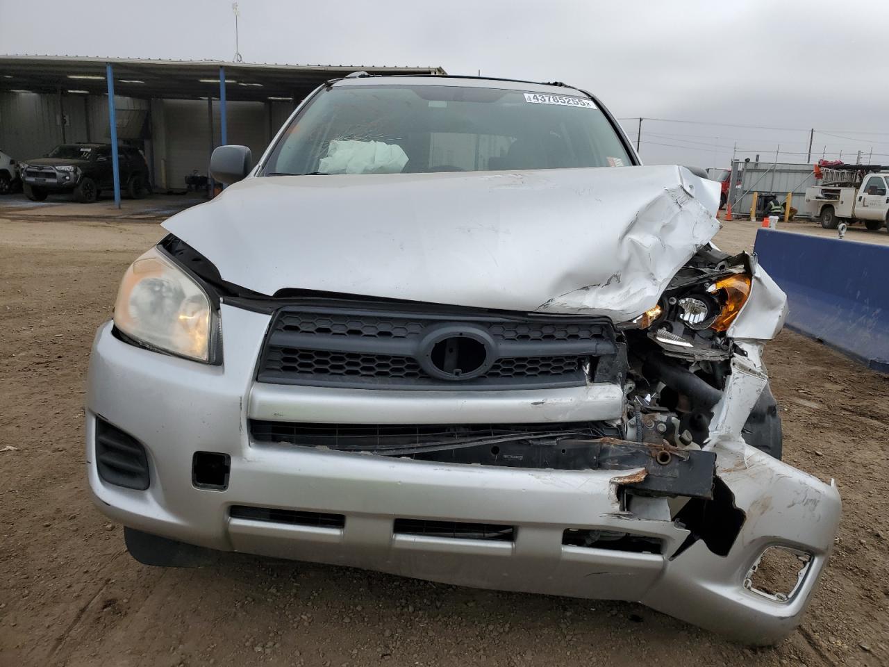2011 TOYOTA RAV4 - Фото 5