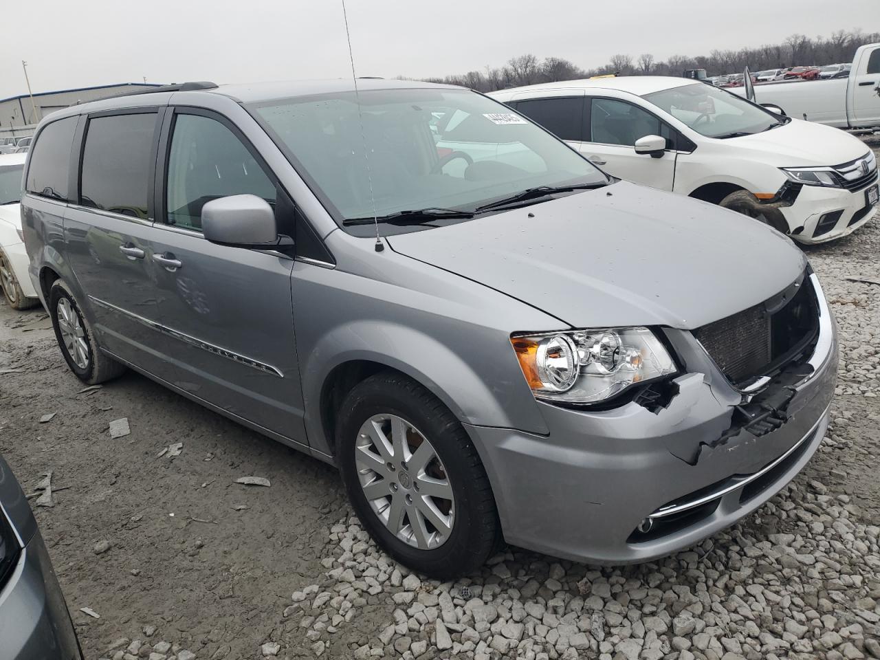 2014 CHRYSLER TOWN & COU - Image 4