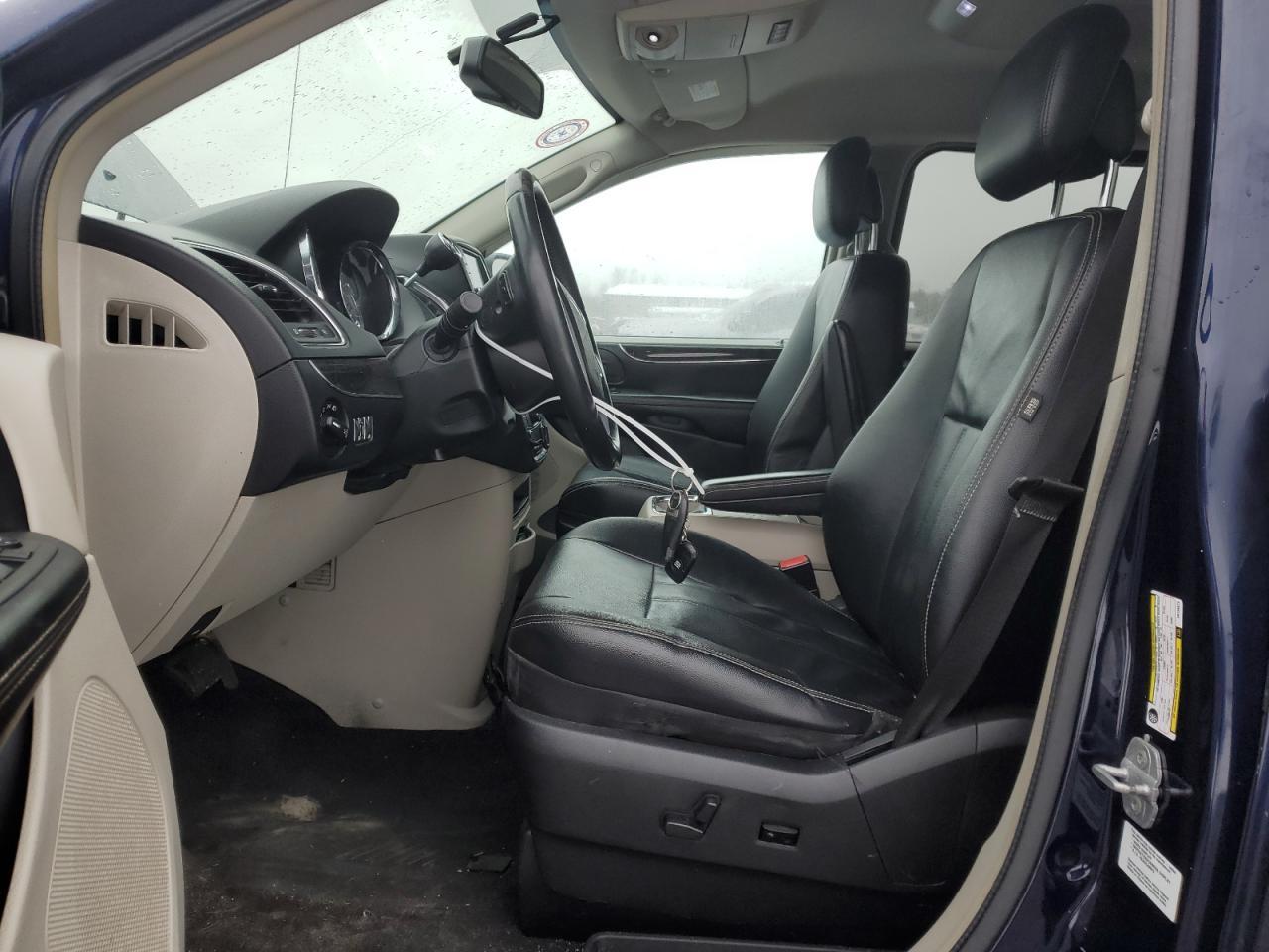 2014 CHRYSLER TOWN & COU - Фото 7