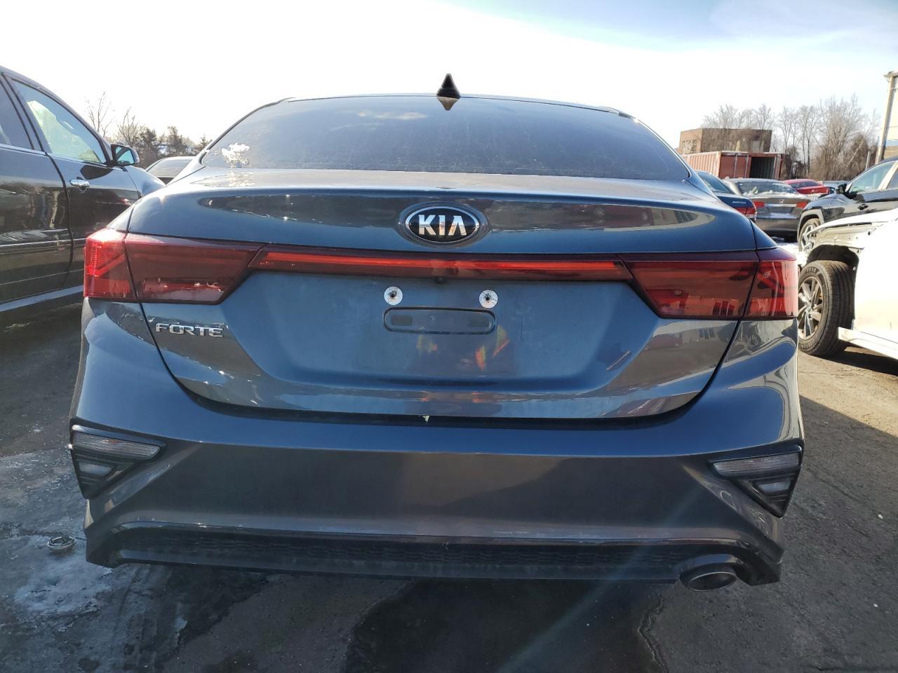 2020 KIA FORTE FE - Image 6