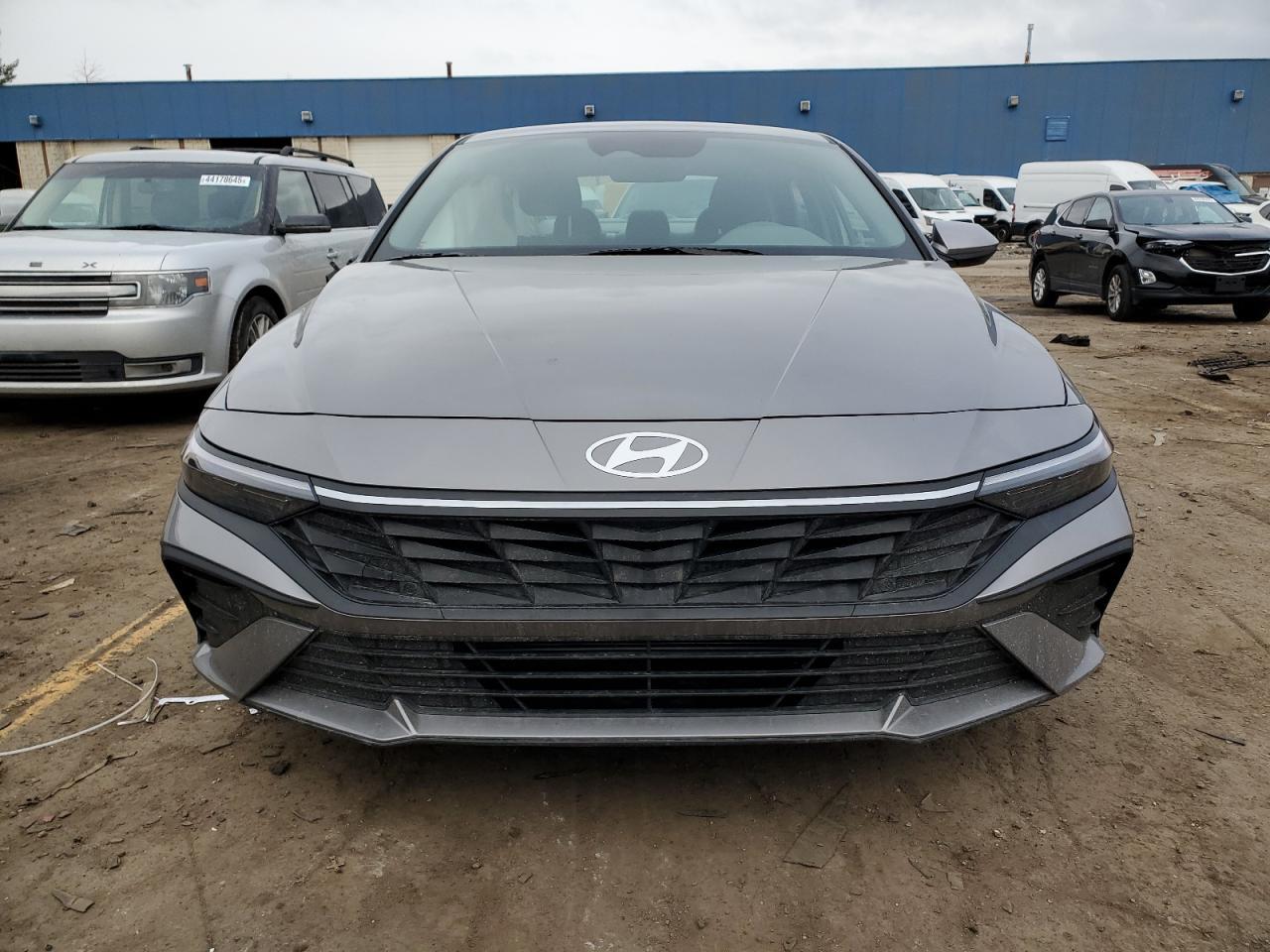 2024 HYUNDAI ELANTRA SE - Фото 5