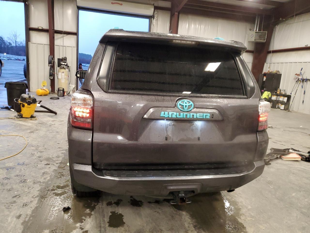 2020 TOYOTA 4RUNNER SR - Фото 4