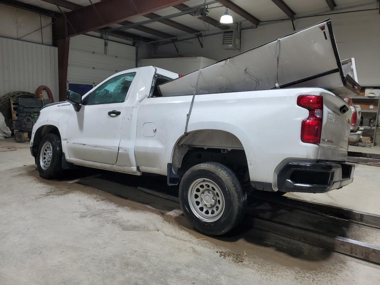 2023 CHEVROLET SILVERADO - Image 2