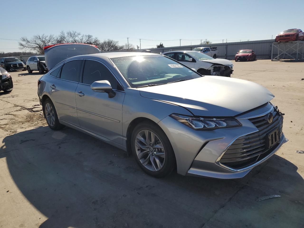 2022 TOYOTA AVALON XLE - Image 4