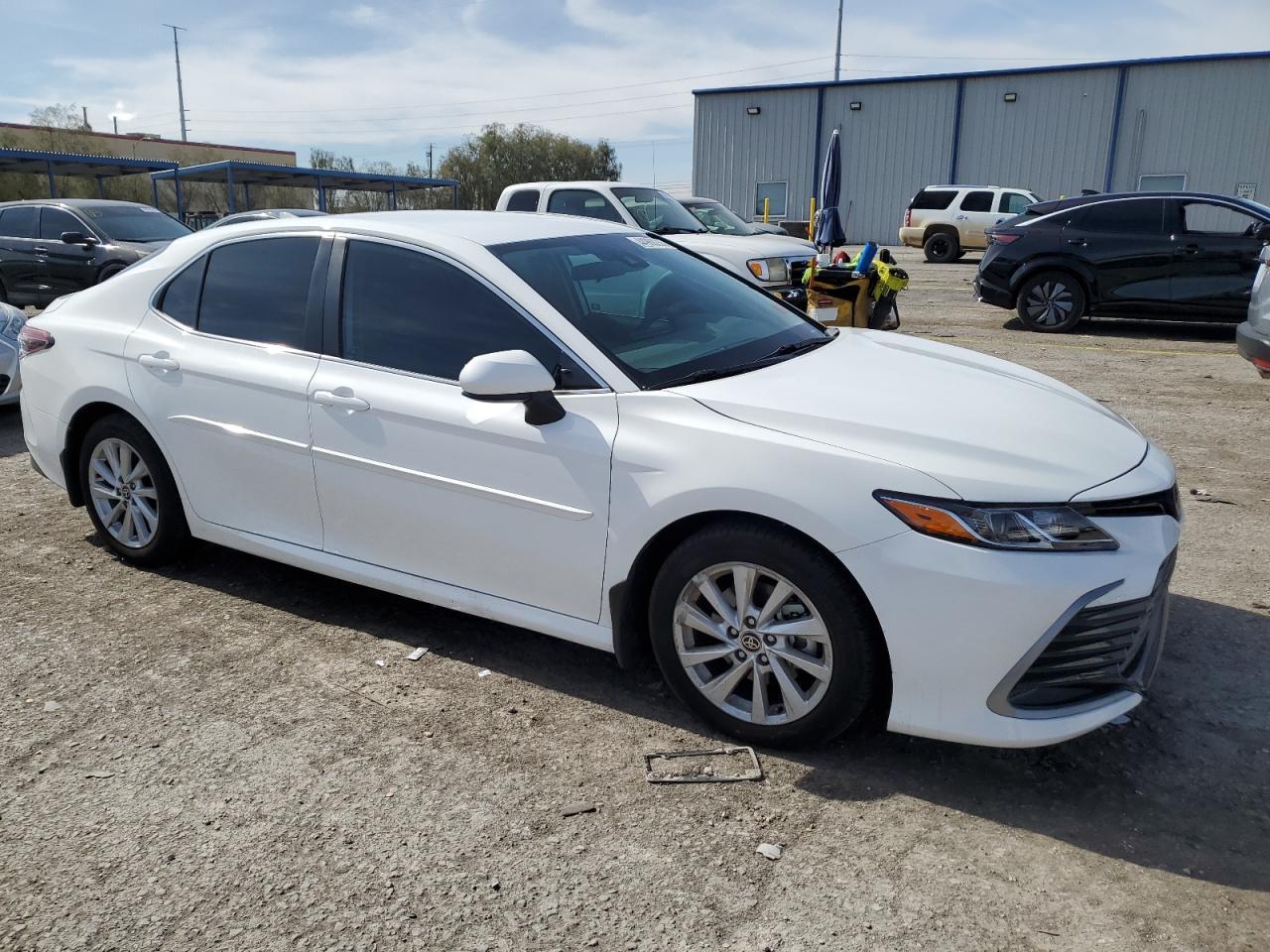 2024 TOYOTA CAMRY LE - Фото 4