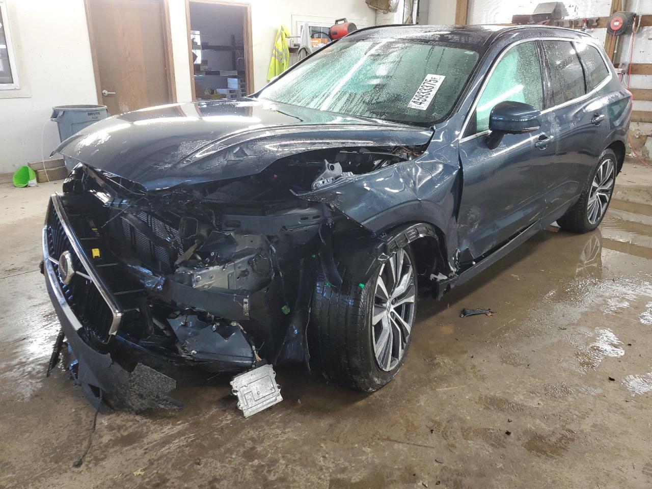 2022 VOLVO XC60 B5 MO