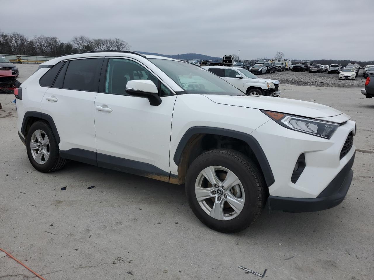 2020 TOYOTA RAV4 XLE - Image 4